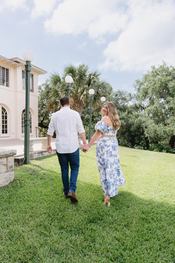 laguna gloria, maternity session, elegance